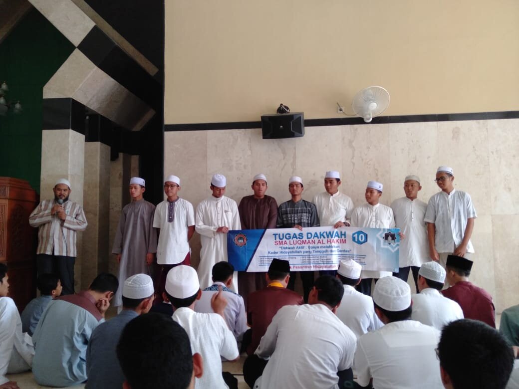Tugas Dakwah SMA Luqman al Hakim Surabaya Tugas Dakwah SMA Luqman al Hakim Surabaya